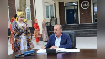 'Turkiya Tashqi ishlar vaziri Qo`qon universiteti faxriy mehmonlar kitobiga nimalar yozgan edi?'ning rasmi