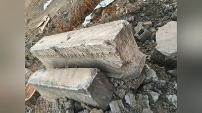 'Samarqand aeroporti yaqinidan XVII asrga oid qabr toshlari topildi'ning rasmi