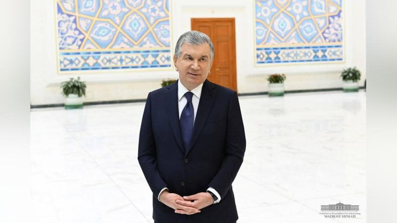 'Shavkat Mirziyoev qurilish, yo`l infratuzilmasini yaxshilash va tabiiy gaz ta`minotiga oid loyihalar bilan tanishdi'ning rasmi