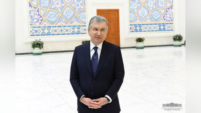 'Шавкат Мирзиёев қурилиш, йўл инфратузилмасини яхшилаш ва табиий газ таъминотига оид лойиҳалар билан танишди'ning rasmi