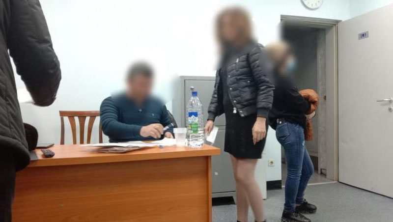 'Навоийда 20-22 ёшли қизларни Дубайга фоҳишалик учун юбораётган шахслар қўлга олинди'ning rasmi