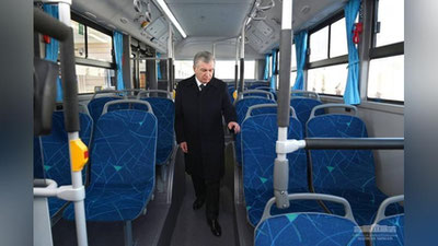 'Президент Тошкентда ҳаракатланаётган автобусларни кўздан кечирди'ning rasmi