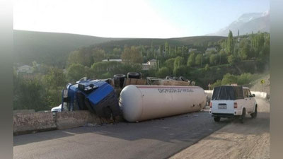 '“Қамчиқ”да Қирғизистон юк машинаси аянчли ЙТҲга учради. Ҳайдовчи воқеа жойида ҳалок бўлди'ning rasmi