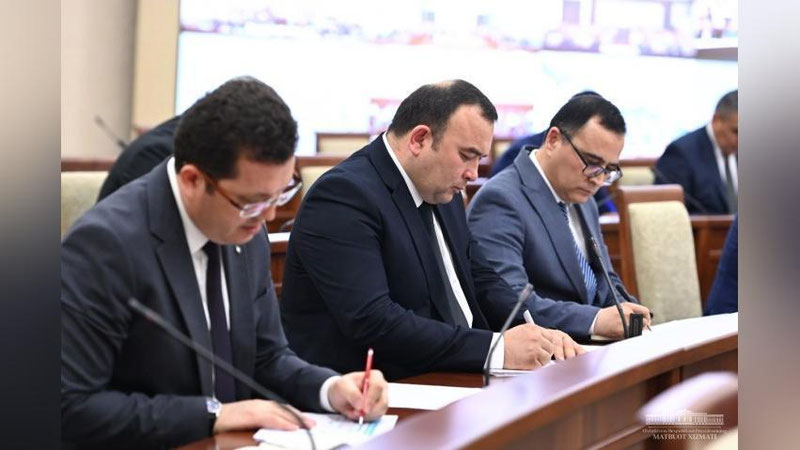 'Нархларни сунъий ушлаб туриб, бу масалада кўзбўямачилик ёки ура-урачиликка йўл қўйиб — Шавкат Мирзиёев'ning rasmi