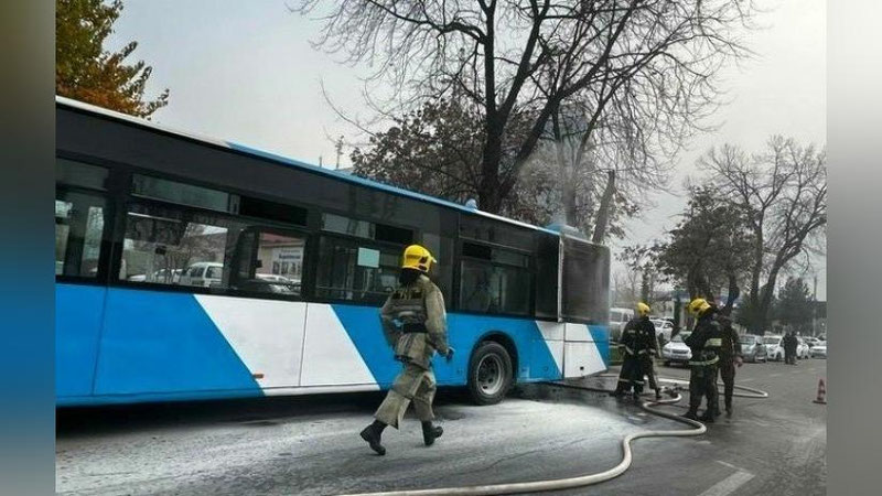 Изрображение 'В недавно запущенном экспресс-автобусе в Ташкенте случился пожар'