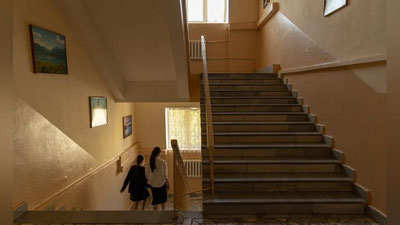 'Самарқанддаги бир нечта мактабларда ўқувчилар қишки таътилдан бошқа жойлардагидан эртароқ қайтади. Сабаби...'ning rasmi