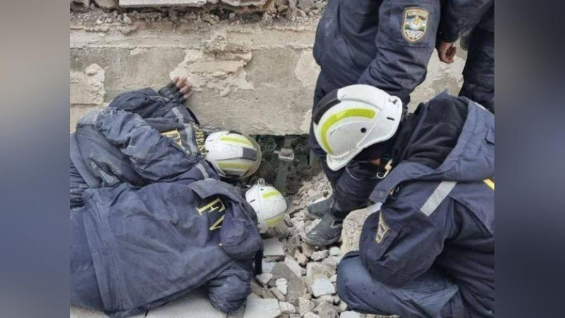 'Ўзбекистон қутқарувчилари вайроналар остидан яна бир неча кишини олиб чиқишди (видео)'ning rasmi