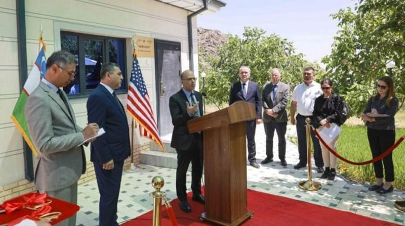 'AQSh ko`magida Jizzax yaqinida zilzilalarni aniqlovchi zamonaviy stansiya ochildi'ning rasmi