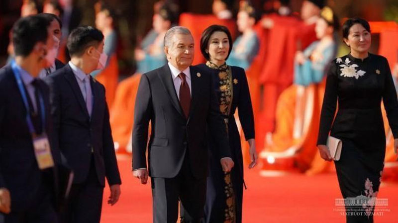 '"Markaziy Osiyo - Xitoy" sammiti ishtirokchilari tantanali kutib olindi (foto)'ning rasmi