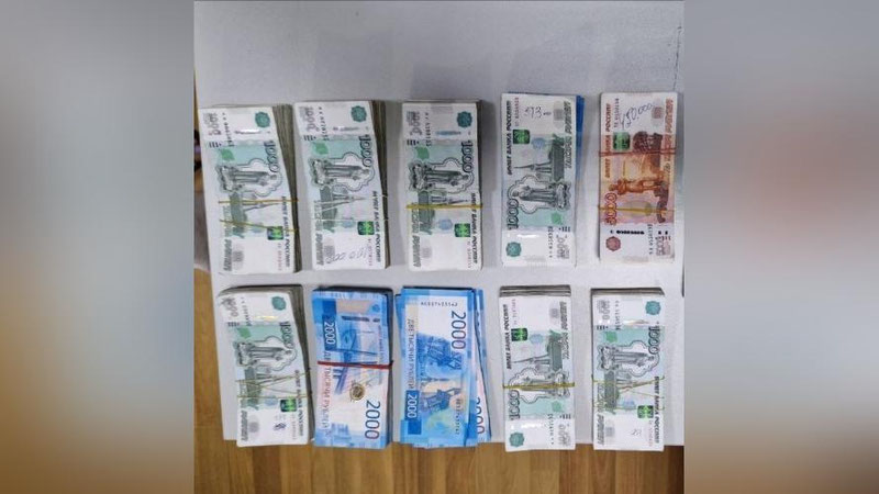 '"G`ishtko`prik" postida 837 ming rublni O`zbekistonga noqonuniy olib kirmoqchi bo`lgan shaxs qo`lga tushdi'ning rasmi
