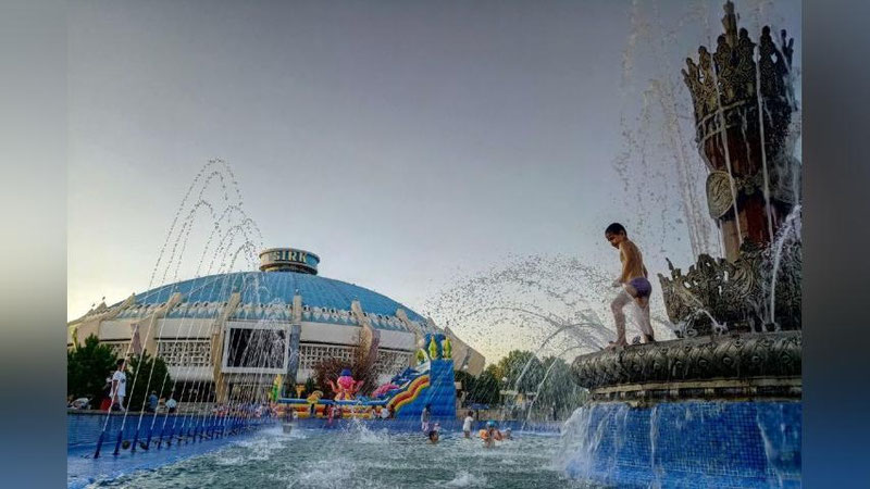 'Bugun ham havo harorati 45 darajagacha ko`tariladi'ning rasmi