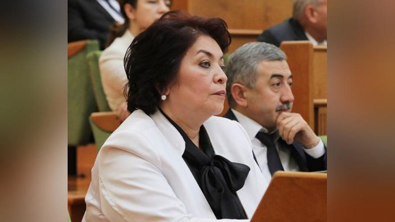 'Bola huquqlari bo`yicha ombudsman Aliya Yunusova faoliyatini to`xtatayotganini e`lon qildi'ning rasmi