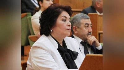 'Bola huquqlari bo`yicha ombudsman Aliya Yunusova faoliyatini to`xtatayotganini e`lon qildi'ning rasmi