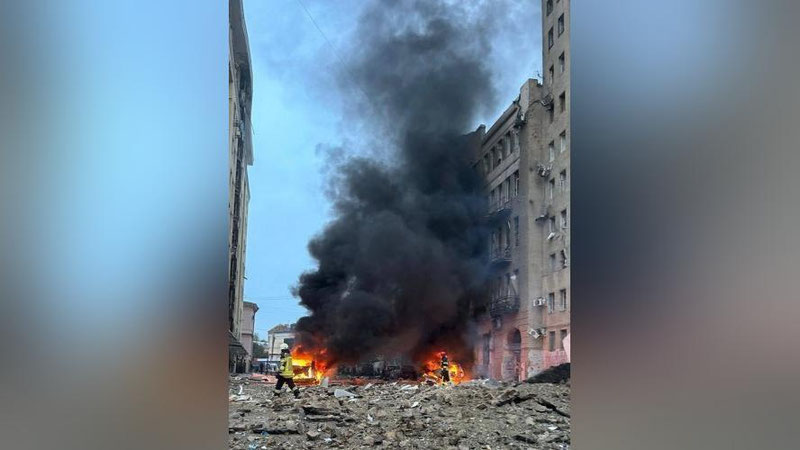 'Харковдаги турар-жой биносига уюштирилган ҳужум оқибатида 48 киши ҳалок бўлди (видео)'ning rasmi