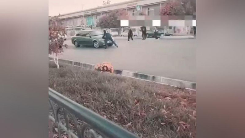 Изрображение 'В Фергане водителю, прокатившему сотрудника ДПС на капоте, дали 15 суток ареста (видео)'