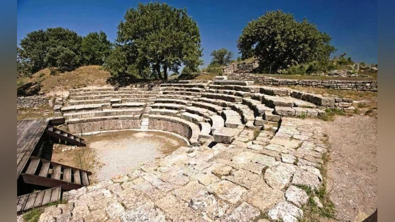 'Turli davrlarga oid 10 xil shahar qatlamlari bilan murakkab va boy arxeologik tuzilishga ega Troyaga vertual sayohat qiling (foto)'ning rasmi