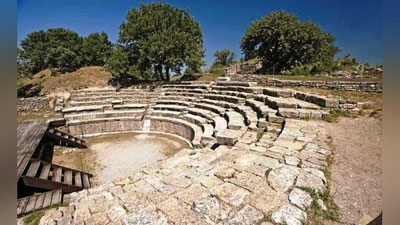 'Turli davrlarga oid 10 xil shahar qatlamlari bilan murakkab va boy arxeologik tuzilishga ega Troyaga vertual sayohat qiling (foto)'ning rasmi