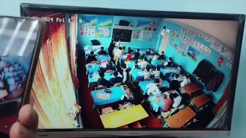 Изрображение 'В Хорезме учительница жестоко била своих учеников (видео)'