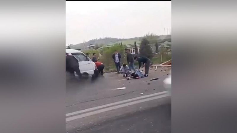 Изрображение 'Двое водителей погибли в страшном ДТП в Андижанской области'