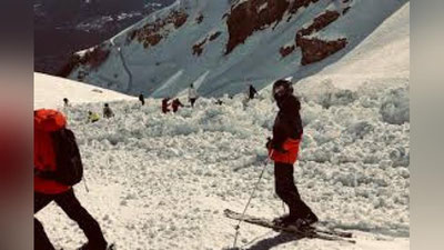 'Shveysariyada chang`ichilar qor ko`chkisida qolib ketdi 'ning rasmi