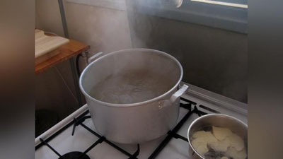 Изрображение 'В ТАШКЕНТЕ ПОЛУТОРАГОДОВАЛЫЙ МАЛЫШ ОПРОКИНУЛ НА СЕБЯ КИПЯТОК'