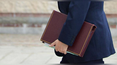 'O`zbek tilini bilish darajasi bo`yicha sertifikat joriy etilishi va rahbarlar ushbu sertifikatga ega bo`lishi majburiy bo`lishi mumkin'ning rasmi