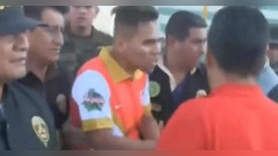 'Futbolchi begona ism-familiyada faoliyat olib borgani uchun hibsga olindi'ning rasmi