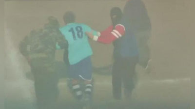 Изрображение 'ФУТБОЛИСТА "ПОХИТИЛИ" НА ВЕРТОЛЕТЕ ВО ВРЕМЯ МАТЧА (ВИДЕО)'