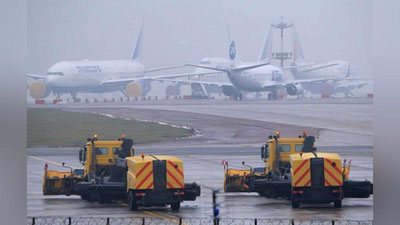 'Vnukovo aeroportida 2 ta samolyot to`qnashib ketdi (foto)'ning rasmi