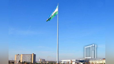 'Navoiyda balandligi 62,5 metrlik bayroq o`rnatildi'ning rasmi