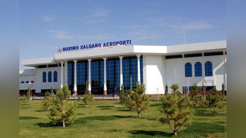 ' “Buxoro” xalqaro aeroporti "Yilning eng yaxshi aeroporti” nominasiyasi bosh sovriniga beshinchi bor sazovor bo`ldi'ning rasmi