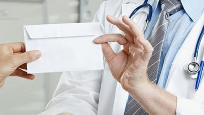 'Самарқанддаги Перинатал марказ шифокори пора билан қўлга олинди'ning rasmi