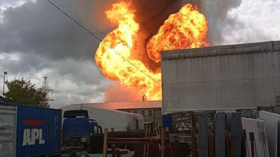 Изрображение 'Факел на 50 метров в высоту: страшный пожар в Мытищах (видео) '