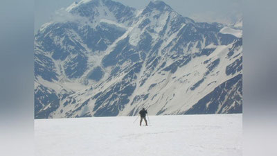 'O`zbekistonda qor ko`chkisidan qancha inson halok bo`lgani ma`lum qilindi'ning rasmi