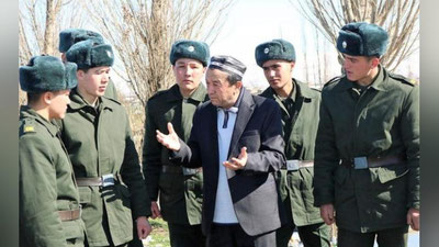 'Bo`lajak tadbirkor askarlar muvaffaqiyatga erishgan ishbilarmonlar bilan uchrashdi'ning rasmi