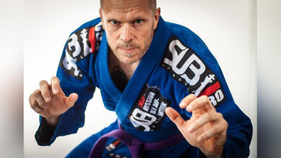 Изрображение 'ОГРАБИТЬ СПОРТЗАЛ ПРЕСТУПНИКУ ПОМЕШАЛИ БОРЦЫ ДЖИУ-ДЖИТСУ (ВИДЕО)'