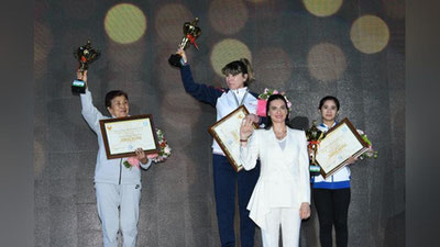 'Rossiyalik sportchi Elena Isinbaeva "Nafosat - 2019" sport festivali g`oliblarini qutladi'ning rasmi