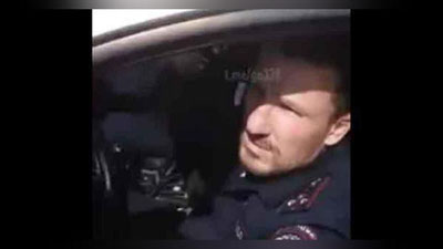 'Selfi tushishni istamagan polisiyachining yuziga nega tarsaki tortildi? (Video)'ning rasmi