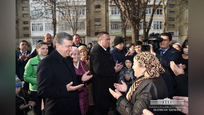 'ShAVKAT MIRZIYoEV YaNGIYO`L ShAHRIDA AHOLIGA KO`RSATILAYoTGAN KOMMUNAL XIZMAT SIFATI BILAN TANIShDI'ning rasmi