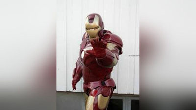 '“Temir-odam”ning kostyumi sotuvga chiqariladi (Video)'ning rasmi