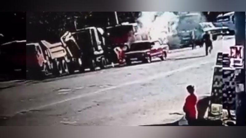 Изрображение 'В ГАЗАЛКЕНТЕ ПРОИЗОШЛА ПОПЫТКА САМОСОЖЖЕНИЯ (ВИДЕО)'