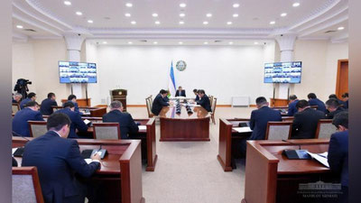 Изрображение 'КРУПНЫМ ИНВЕСТОРАМ В УЗБЕКИСТАНЕ ПРИСВОЯТ СТАТУС "ПОЧЕТНОГО ГРАЖДАНИНА"'