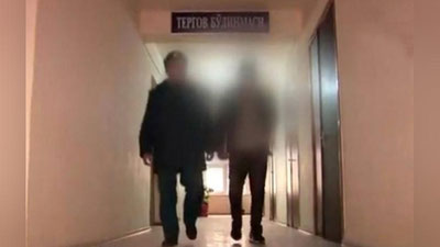 'O`zbek kinosi rejissyorlaridan biri bir guruh yigitlarning pullarini olib chuv tushirdi (video)'ning rasmi