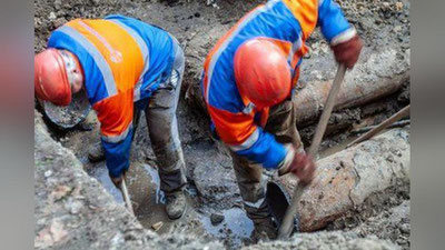 'Kievda issiq suv berilganidan keyin quvurlar yorildi 'ning rasmi