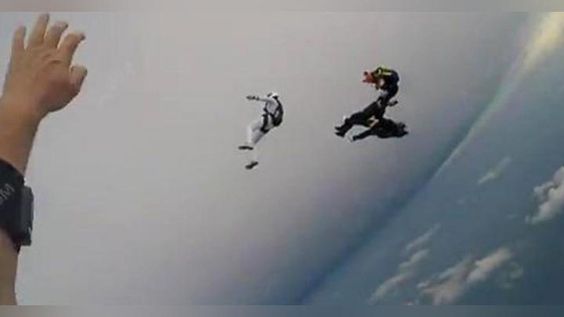 'Tataristonda ikki parashyutchi halok bo`ldi (Video)'ning rasmi