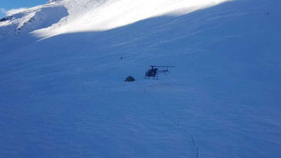 'Hindistonda Germaniya fuqarolari qorli tog`da qolib ketdi 'ning rasmi