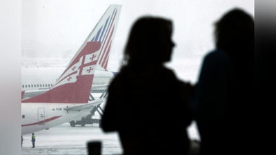 'Rossiyalik erkak Gruziya aeroportiga zaharli suyuqlik to`kdi'ning rasmi