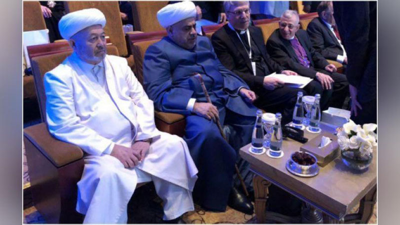 'Muftiy hazrat Abu Dabidagi anjumanda ishtirok etmoqda'ning rasmi