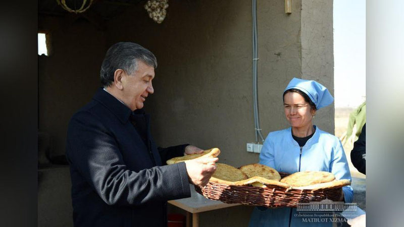 'Президент нонвой аёллар билан суҳбатлашди'ning rasmi