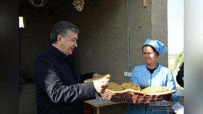 'Президент нонвой аёллар билан суҳбатлашди'ning rasmi